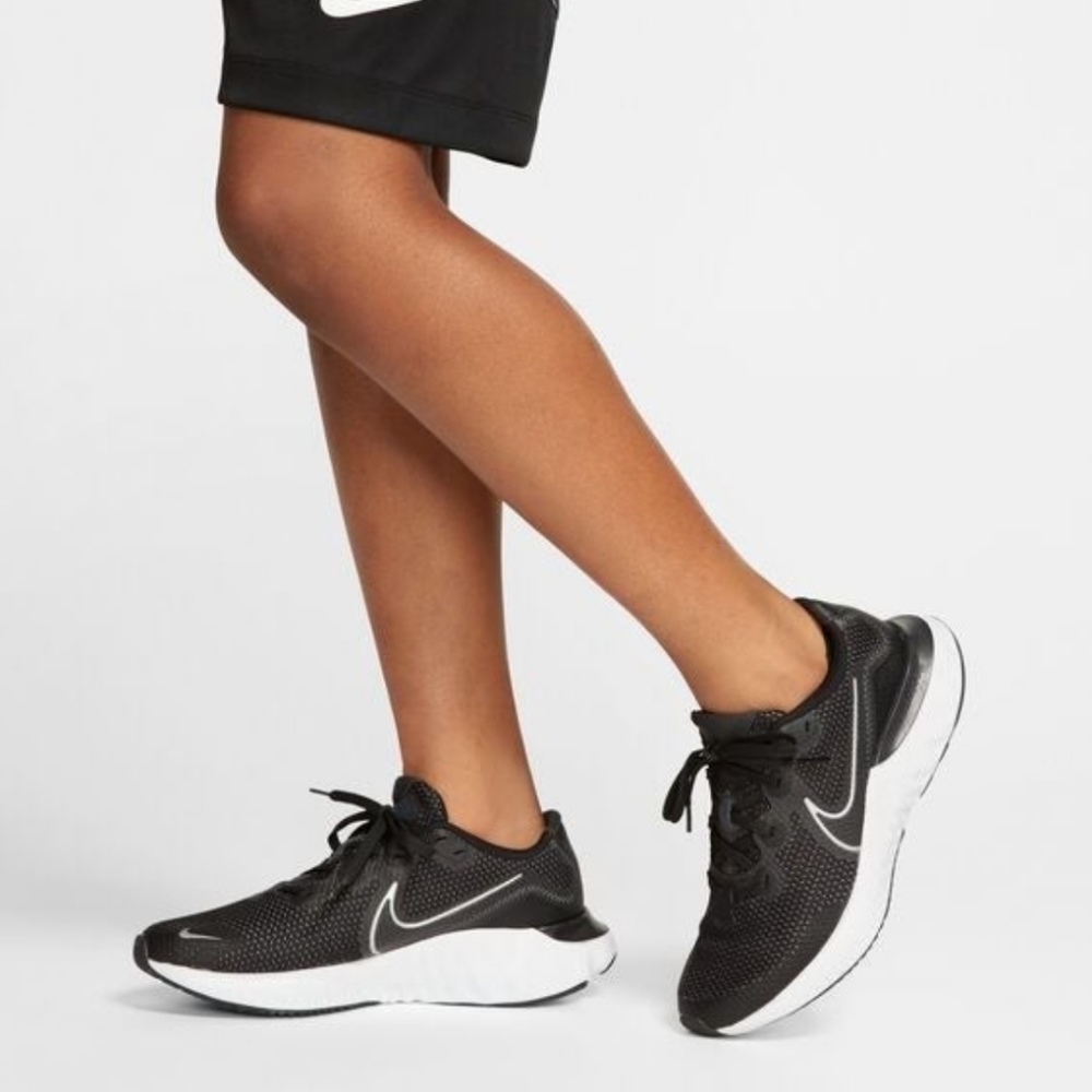 5Y | 6.5 WOMEN'S NIKE RENEW RUN CT1430-091 RUNNING SNEAKERS BLACK WHITE SILVER